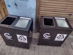Punto Ecológico En Lamina Cr Con 2 Canecas De 55 Lt - Imagen 2